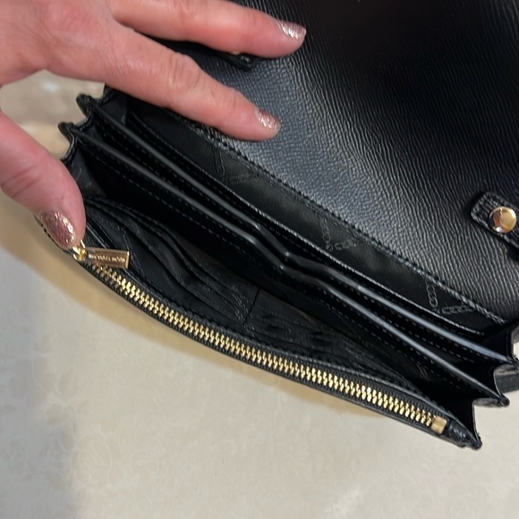 Michael Kors envelope crossbody bag.  Black - Picture 8 of 8